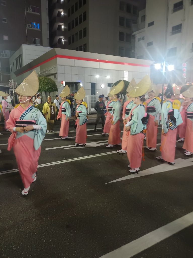 傳統女性阿波舞浴衣